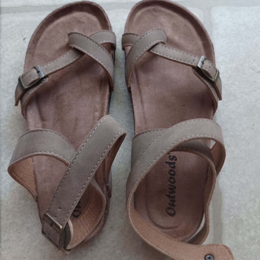 Outwoods Sandals Size 7
